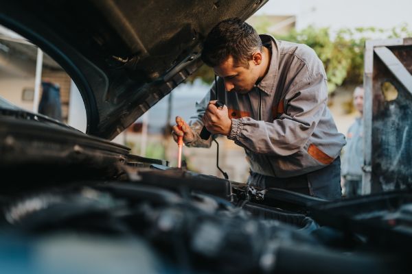 Alternator vs Battery: Key Differences
